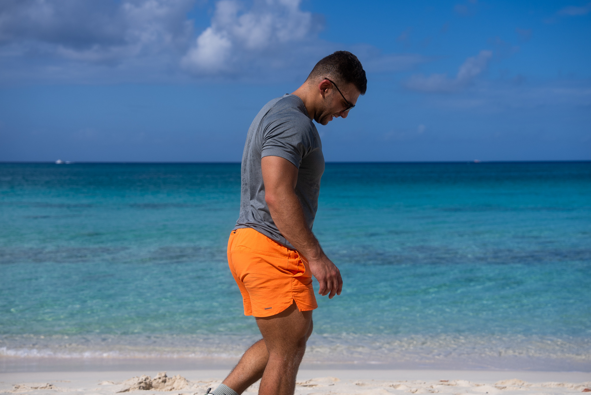 Bogdan Nikolic coaching a client on Seven Mile Beach